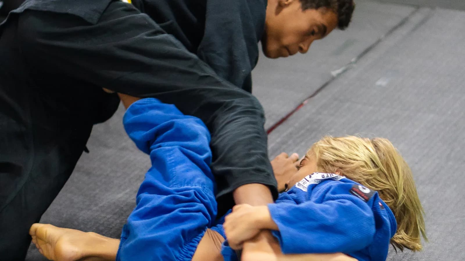 Treino de Jiu Jitsu na UTG, em Ubatuba